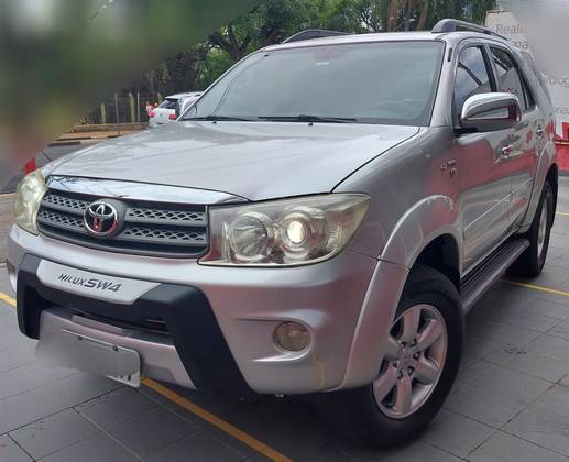 TOYOTA HILUX SW4 2.7 SR 4X2 16V GASOLINA 4P AUTOMÁTICO